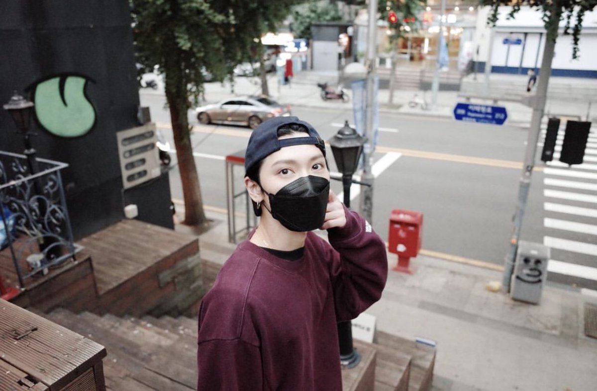 nctzenbase's tweet photo. TEN CAKEP BANGET 🫶 😭  https://t.co/avvLMRLjnD