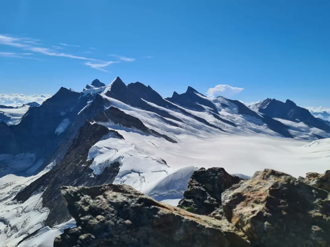 🏔️El pasado fin de semana, ascendiendo al Eiger, en los Alpes.
