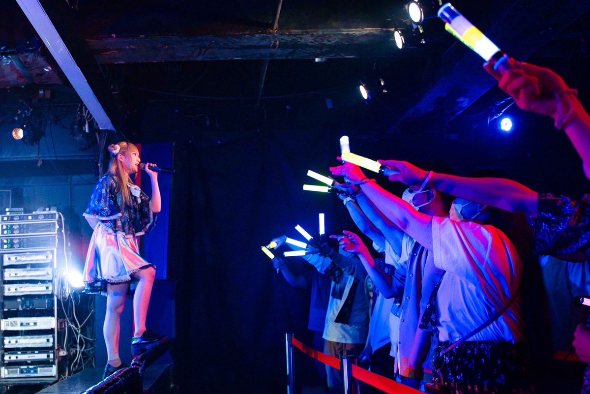 sakusha_Q's tweet photo. 〖ライブ写真〗

7/23(土) @ 渋谷Milkyway
作者Q ラストワンマン「君と綴る、」

撮影担当：ピンポン https://t.co/b9ChNx0oVg