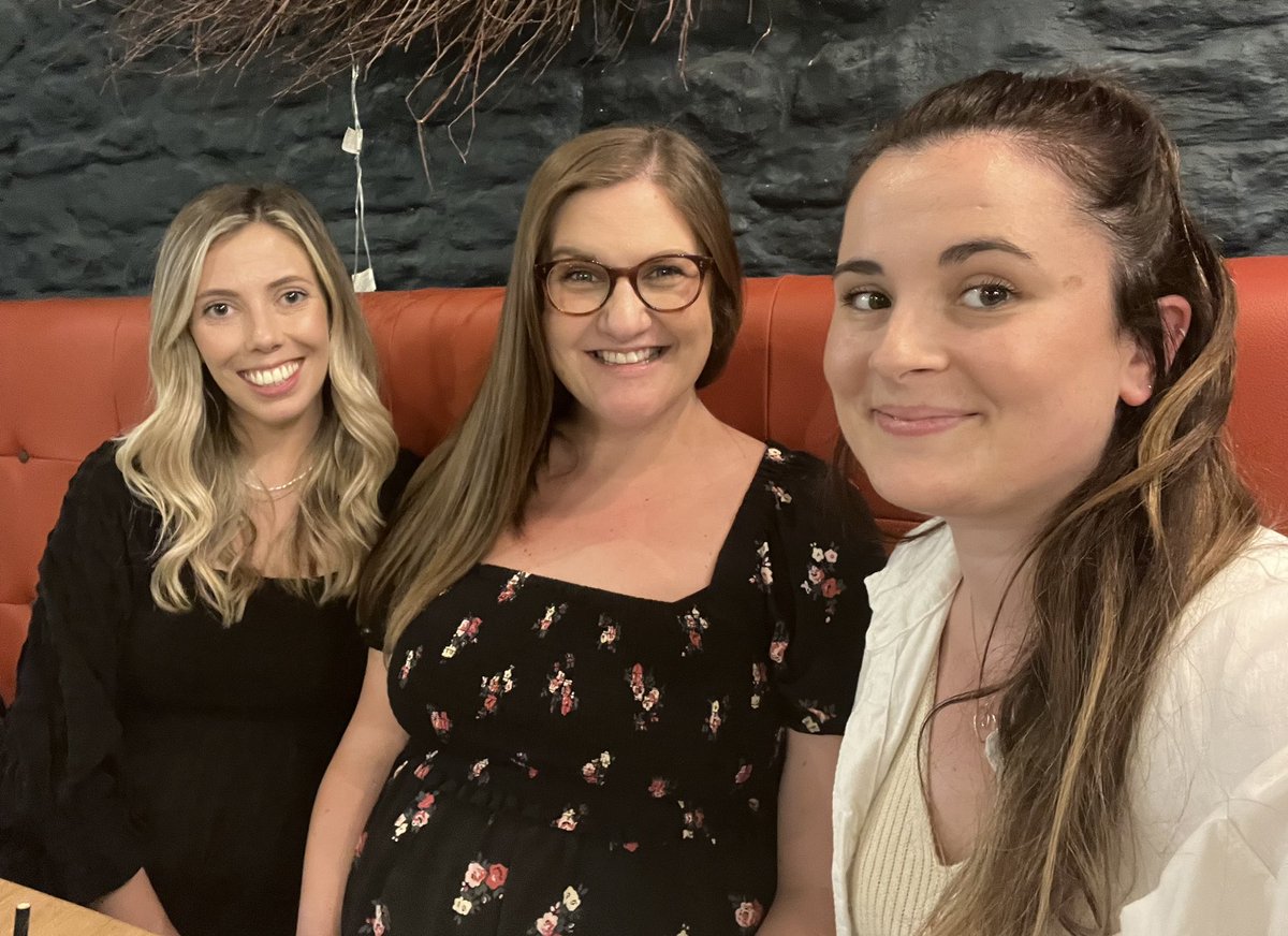 _MissieBee's tweet image. Another reason to be grateful for EduTwitter - feel v lucky to have met @MissMinoliYear4 and @MrsHgrps to enter the journey of motherhood together 🥰 we’re all due a few weeks apart!