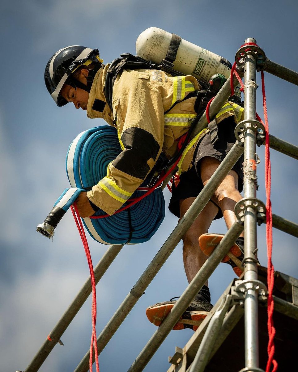 This week is all about @wpfg22rdam, a HUGE event with first responder athletes only. There are 'regular' sports, but also job specific sports like The Ultimate Firefighter.

#rotterdammakeithappen #rotterdam #wpfg2022 #insportweunite

📷 @matthijsimmink