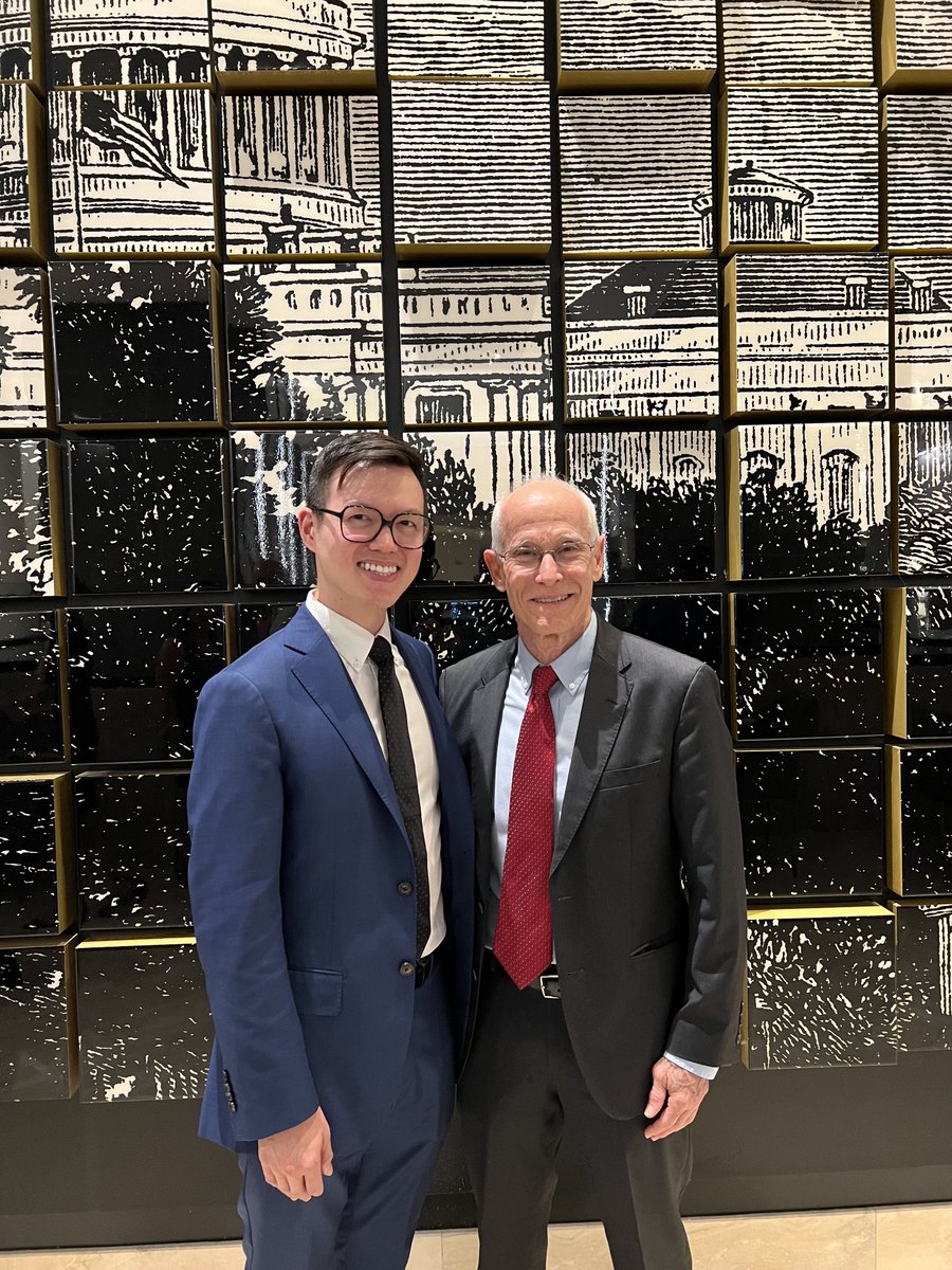 Former ⁦@AmerGastroAssn⁩ pres David Lieberman & ⁦@AustinChiangMD⁩ heading to the WH to advocate for ⬆️ #crcscreening to save lives & improve health equity. Thank you ⁦@FightCRC⁩ for making this happen!