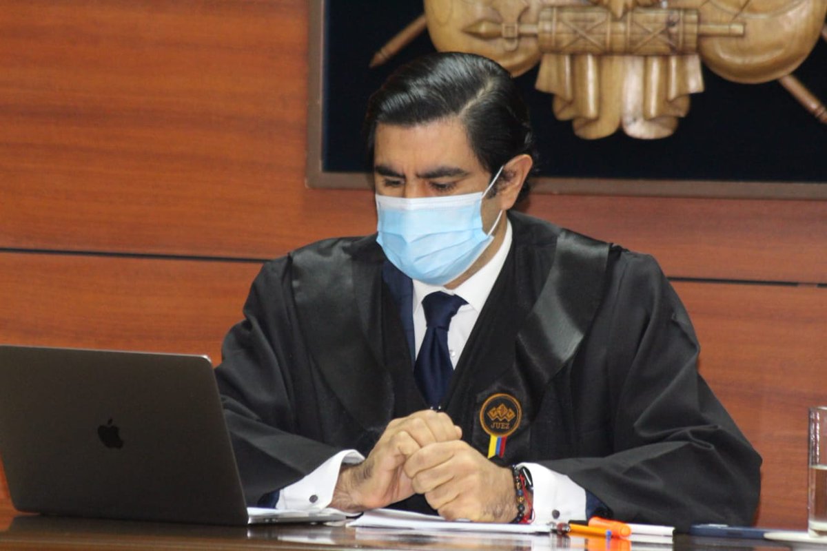 FiscaliaEcuador's tweet photo. #AHORA | Caso #HelicópterosDhruv: con la presencia de la fiscal general del Estado, @DianaSalazarM2, se instala –en la @CorteNacional– la audiencia preparatoria de juicio contra 18 personas por presunto peculado en la compra de 7 aeronaves en 2008. #FiscalíaContraElDelito https://t.co/HmnfzSa2XL