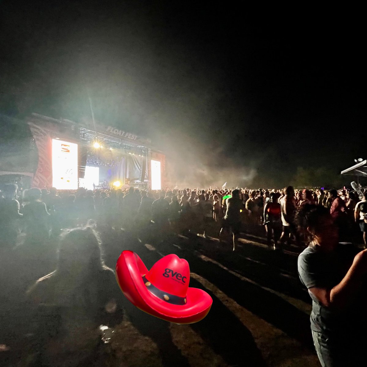 gvecliltex's tweet photo. #LilTex be ridin a gravy train with biscuit wheels this mornin after a legit weekend jam #FloatFest2022. Never seen so many city slickers in this necka the woods. Until next time @FloatFest 🤠🤟🏽🤠 #gonzalestx https://t.co/46NPhxEest