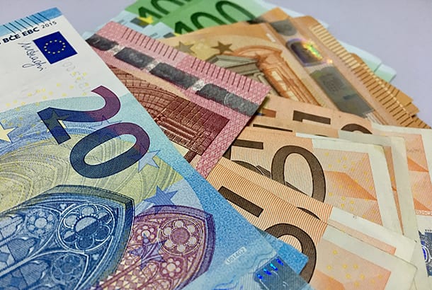 Woon je in een #wooninitiatief, heb je een laag inkomen en betaal je zelf je woonlasten? Vraag dan de #energietoeslag aan. Ervaringen kun je melden via ons meldpunt: iederin.nl/meldpunt/ #pgb
iederin.nl/woon-je-in-een…