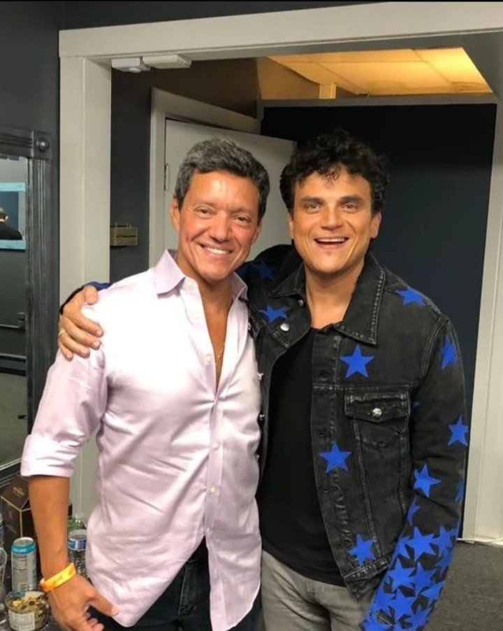 Después de un excelente concierto... No me podía quedar sin felicitar a mi primo <a href="/SilvestreFDC/">SILVESTRE DANGOND</a>