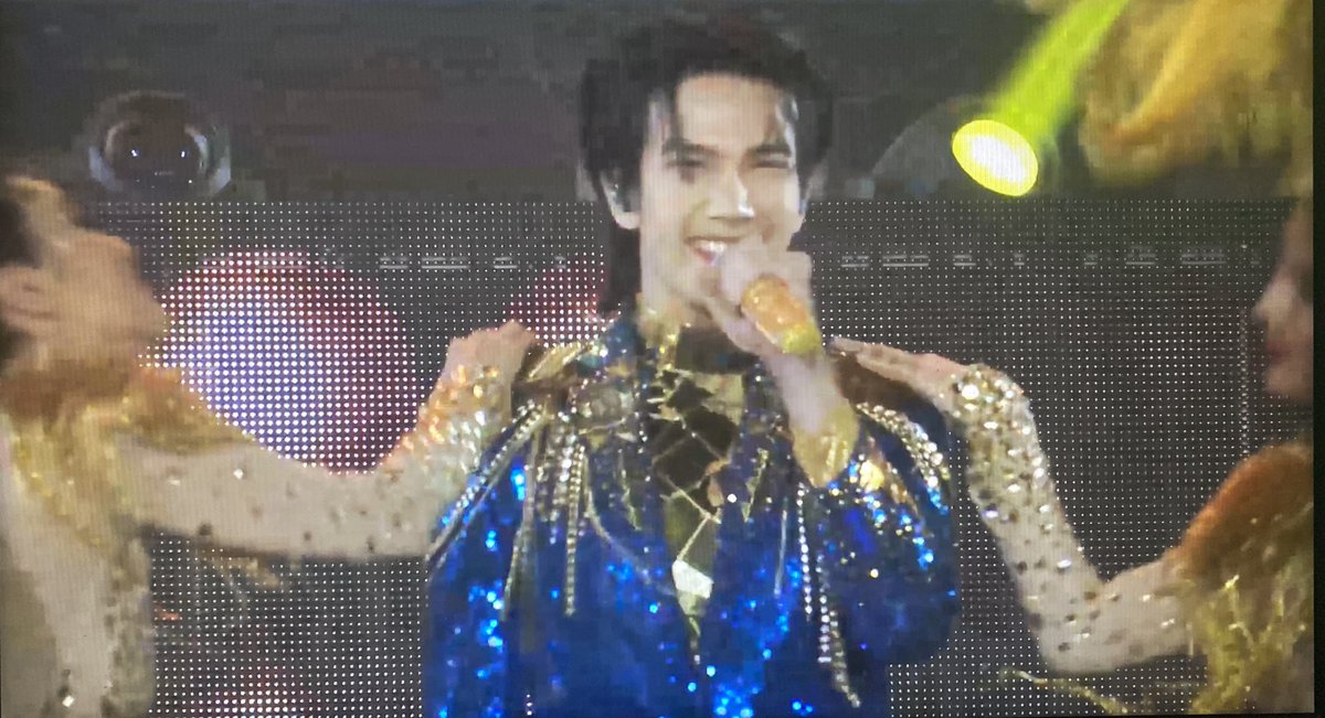 Build___y's tweet photo. Biu parece un príncipe, se ve tan lindo

#KPworldtourD2
#BuildJakapam https://t.co/xpA3cOm729