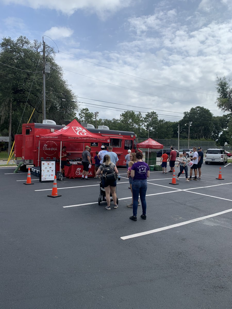 LakeRegionDev's tweet photo. It's Munchy Monday at Keystone Beach and Chick-Fil-A is here again serving up chicken goodness. Come on down to the Beach Park and join us for lunch. Bring your swimsuit! #chickfila #keystoneheights https://t.co/KVPil2aPE4