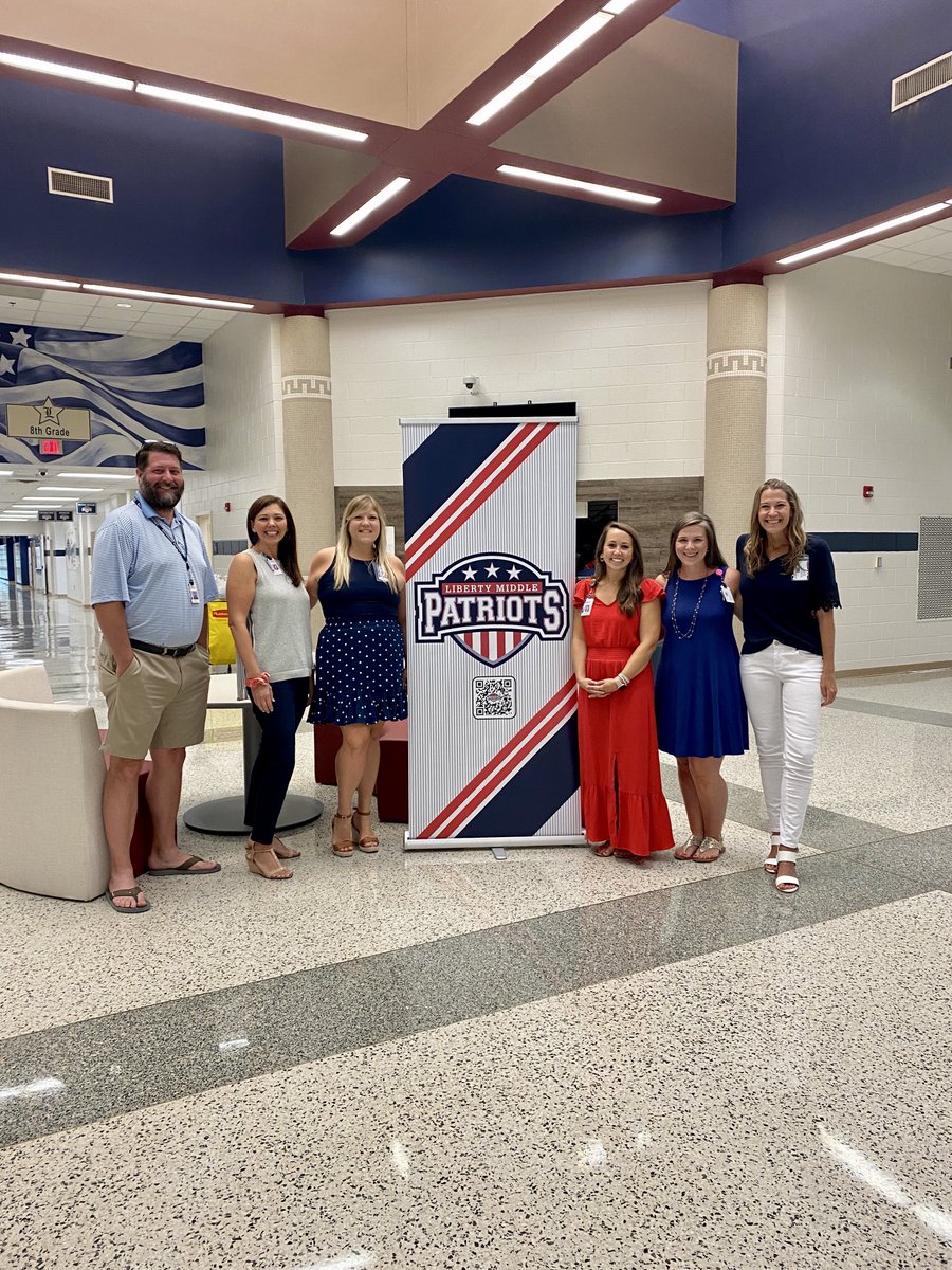 Our team at Sweet Land of Liberty getting ready to welcome our new Patriots HOME this morning 💙❤️ ⁦<a href="/SarahCBarlow/">Sarah Barlow</a>⁩ ⁦<a href="/MegBegnaud/">Meg Begnaud</a>⁩ @jennkelley03 ⁦<a href="/athrower/">Amanda Thrower</a>⁩ ⁦@LMSKristin⁩ ⁦<a href="/FCSchoolsGA/">Forsyth County Schools</a>⁩ #fcsinduction #fcsneo