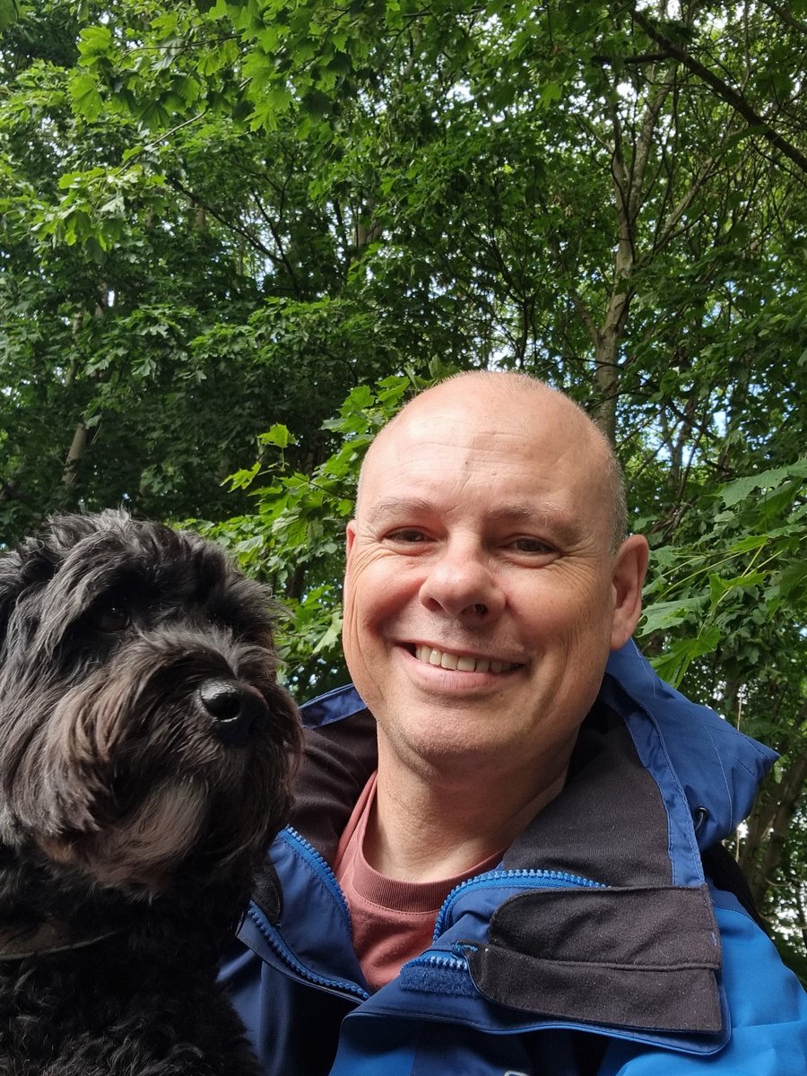 A very warm Happy Paws welcome to our new starter today, the lovely Belle. She had great fun meeting her new friends today and settled right in.