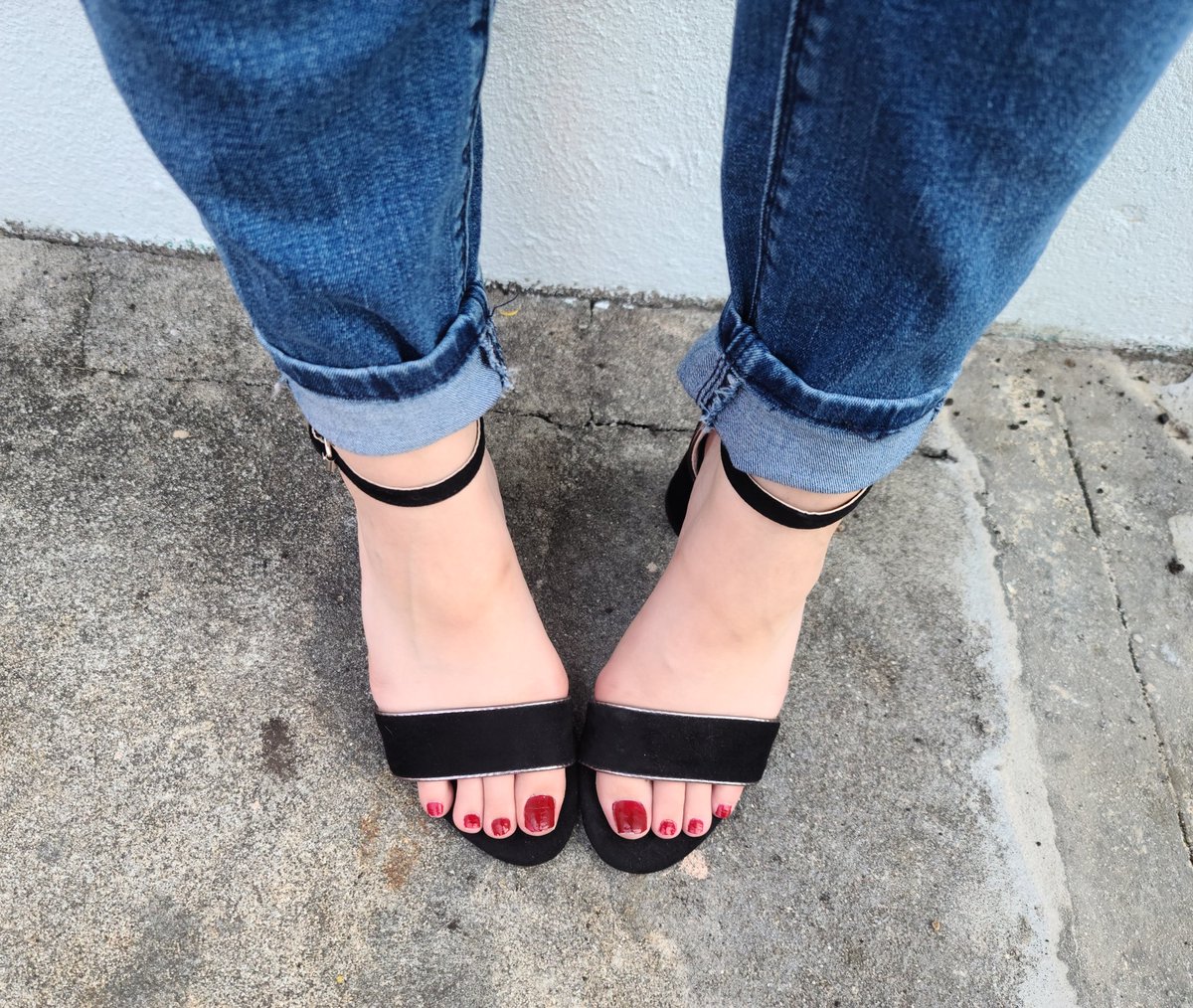Feet_Sindy's tweet photo. 💝
#feet #feetِ #feetworship #feetfethish #feetlover #feetpicsforsale #feetqueen #findommebrat #piesbellos #piesdescalzos #pieslindos #podolatriabrasileira #MondayMotivation https://t.co/l7gLbXsGi1
