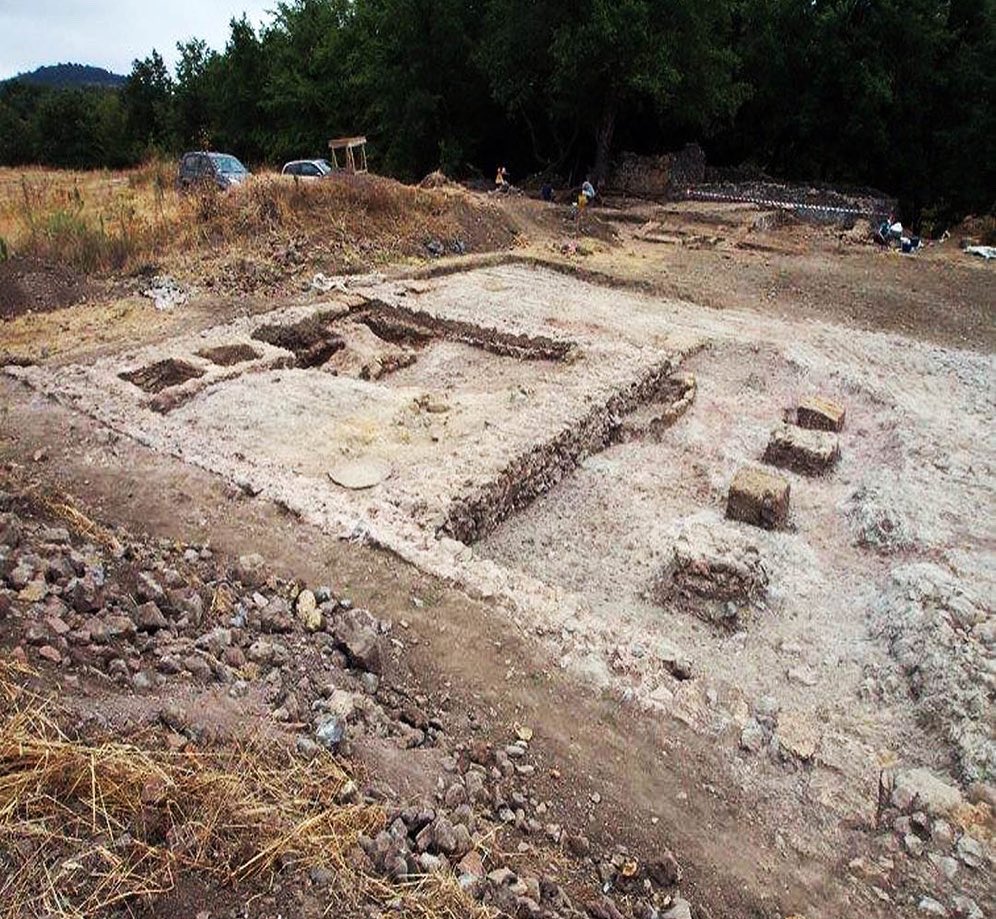 wineoneway's tweet photo. .@LaBiagiolaWine è una giovane azienda maremmana a Sovana, che nasce con l’intento di proporre vini di alta qualità: Vermentino, Sangiovese e Alicante. In sede c’è anche un archeoparco! (Villa Romana di età imperiale).
.
#maremma #wineoneway #WoW https://t.co/GK58EdbP37