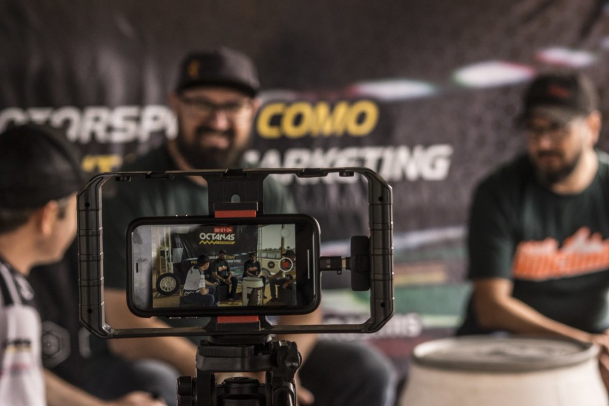 octanas's tweet photo. Spoiler do próximo vídeo. 
Alguém conhece?

#motorsportmarketing #marketing #motorsport #racing #octanas #altaoctanagem https://t.co/GvZejDpFDr