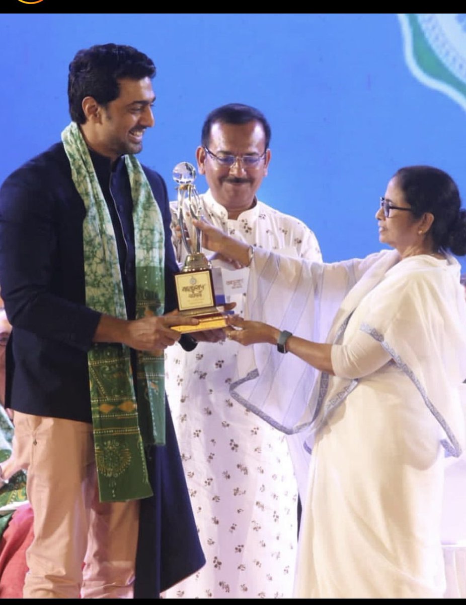 anandadindotcom's tweet photo. আজ পশ্চিমবঙ্গ সরকারের রাষ্ট্রীয় সর্বোচ্চ বেসামরিক সম্মান বঙ্গভুষন ২০২২ এ সম্মানিত হলেন টলিউডের সুপারস্টার নায়ক দেব । আনন্দদিন পরিবারের পক্ষ থেকে অভিনন্দন ও শুভেচ্ছা ।

@idevadhikari @MamataOfficial https://t.co/HIHJmL9UBd