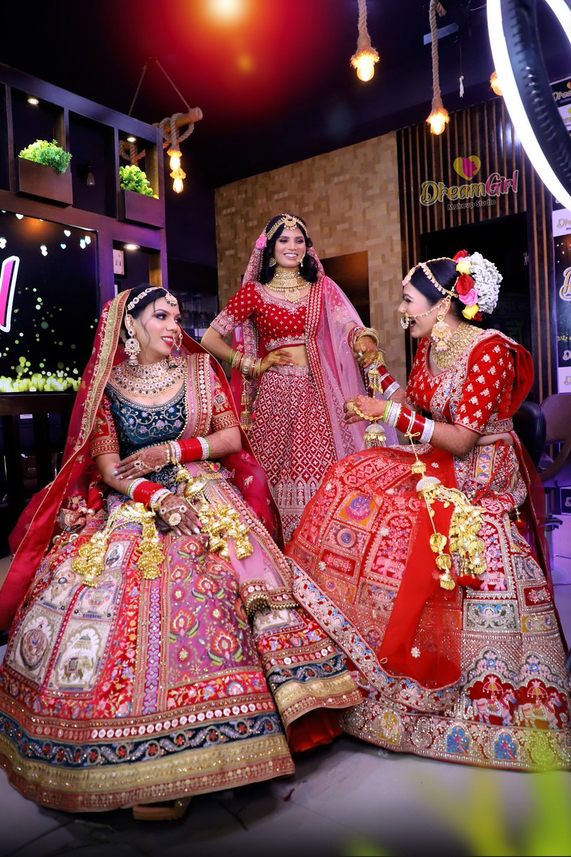 DreamgirlStudio's tweet photo. Dream Bride
For Any Query Call us on 09990564863
Bridal Makeup | Wedding | Bridal Dress | Indian Bride | Bridal | Makeup
#MakeupByShilpy #DreamGirlMakeupStudio #HemaMalini #MathuraBeauty #MakeupArtist #MakeupExpert #BridalLook #Beauty #Makeup #Hair #AirbrushMakeup #BridalMakeup https://t.co/8zCAbs5AuB