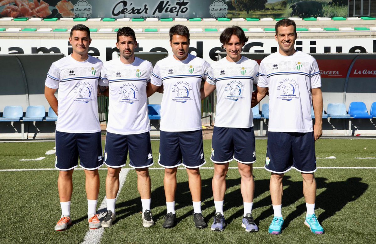 𝗖𝘂𝗲𝗿𝗽𝗼 𝗧𝗲𝗰𝗻𝗶𝗰𝗼 🧠

➖ <a href="/mariosanga/">Mario Sánchez</a> 
➖ <a href="/XaviKaiser/">Xavi Alvarez</a> 
➖ <a href="/DaniHdez4/">Dani Hernández</a> 
➖ <a href="/alberto_ag15/">alberto</a> 
➖ #DavidNúfrio
➖#JorgeMoreno

#CDGuijuelo | #TodoalVerde 💚