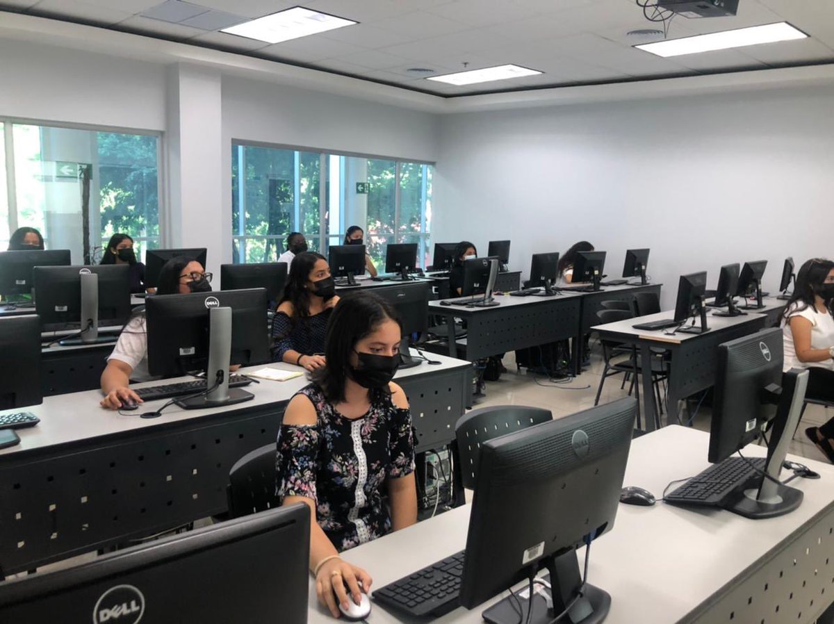 UnitecRse's tweet photo. Se lanzó en SPS la segunda edición de “Cipot@s Studying STEM”, un proyecto de @UNITEC_hn en alianza con el @BCIE_Org, para el reforzamiento de 15 mujeres jóvenes en matemáticas y programación, así como habilidades blandas. 

¡Continuamos nuestro compromiso con la juventud de 🇭🇳! https://t.co/rE6jtWjbDw