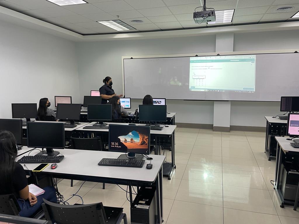 UnitecRse's tweet photo. Se lanzó en SPS la segunda edición de “Cipot@s Studying STEM”, un proyecto de @UNITEC_hn en alianza con el @BCIE_Org, para el reforzamiento de 15 mujeres jóvenes en matemáticas y programación, así como habilidades blandas. 

¡Continuamos nuestro compromiso con la juventud de 🇭🇳! https://t.co/rE6jtWjbDw
