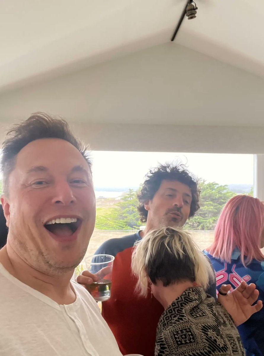 LMAO @elonmusk gave this picture of himself partying last night with Google founder Sergey Brin to the NYP, laughing off WSJ claims 😂