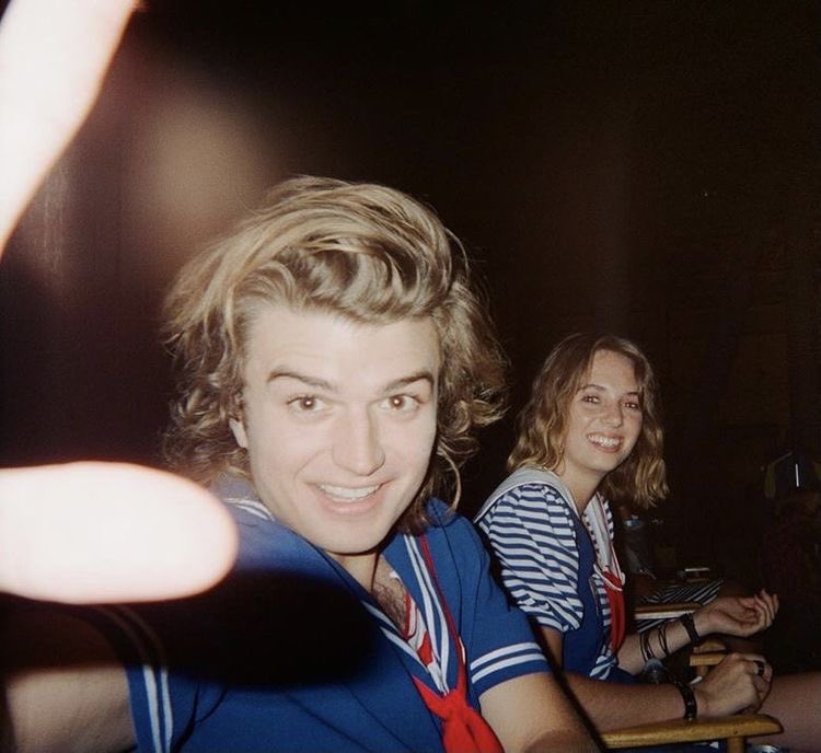 joe keery and maya hawke behind the scenes as steve and robin <3