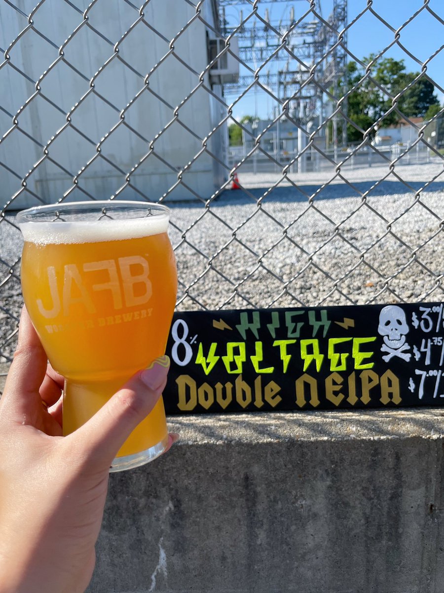 ⚡️ High Voltage ⚡️

A Double New England IPA featuring all our favorite tropical and fruity hops including Amarillo, Citra, Mosaic, Nelson Sauvin &amp; Simcoe. Fruity without too much sweetness. It’s High Voltage!

ABV 8%  IBU 50

#highvoltage #acdc #dangerkeepout #JAFB