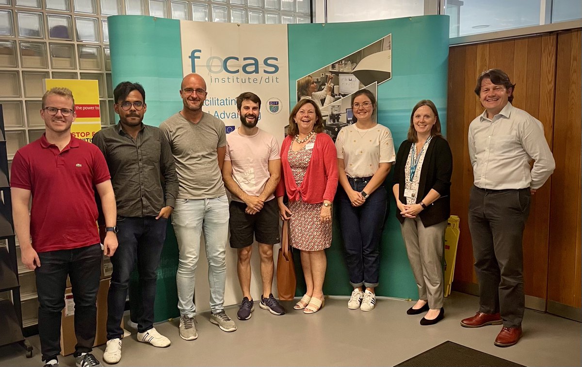 Thank you to @Yann_Bristol and Kari Apter from <a href="/OpticaWorldwide/">Optica</a> for taking time to chat with us and tour our labs @FocasInstitute this morning! 😁It was great for our new students to hear about the exciting opportunities available through Optica <a href="/WeAreTUDublin/">TU Dublin / OT Baile Átha Cliath</a> #opticsTUDublin