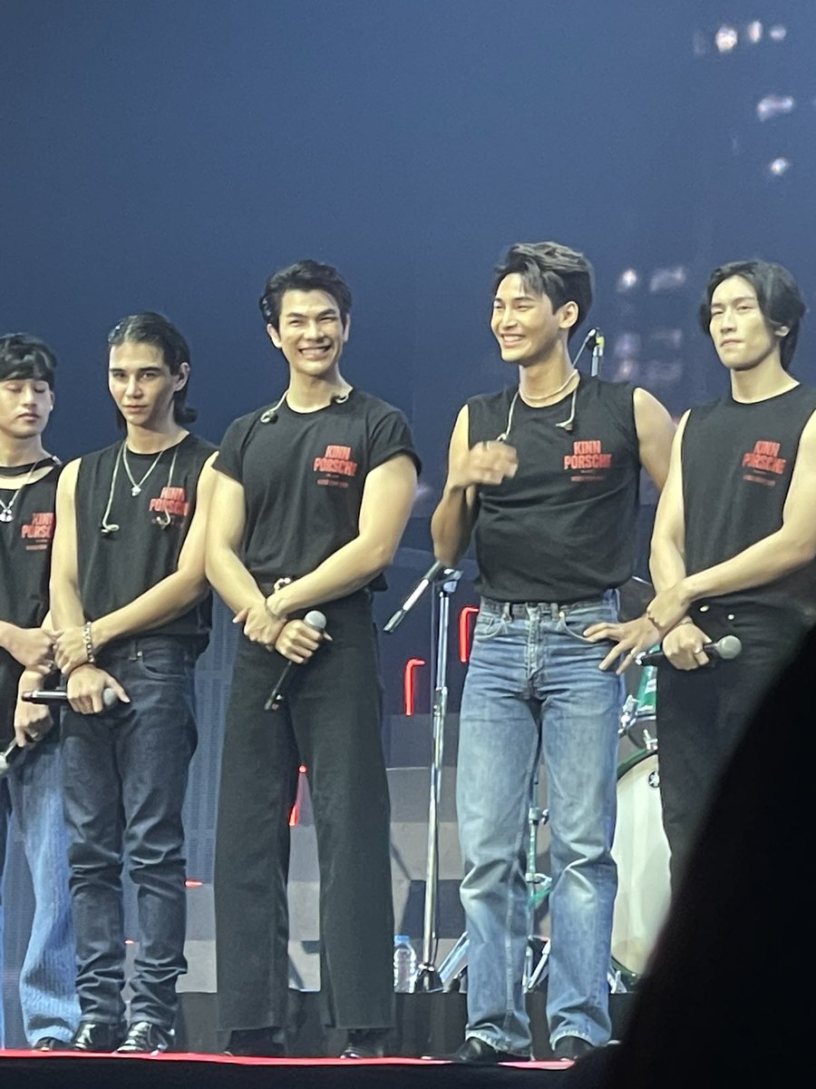 JDP_JidaaTK_'s tweet image. พี่มายกล้ามใหญ่มาก ถ้ากูโดนต่อยน่าจะสลบของจริง #kinnporscheworldtour2022 #kinnporscheworldtour #KPworldtourD2 #MilePhakphum