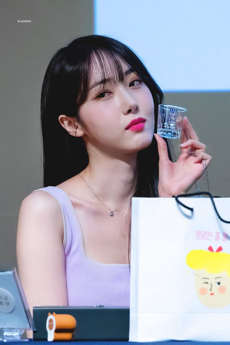 gf_blackbox's tweet photo. 220724💜 #VIVIZ #신비 https://t.co/MiiAFsZAXB