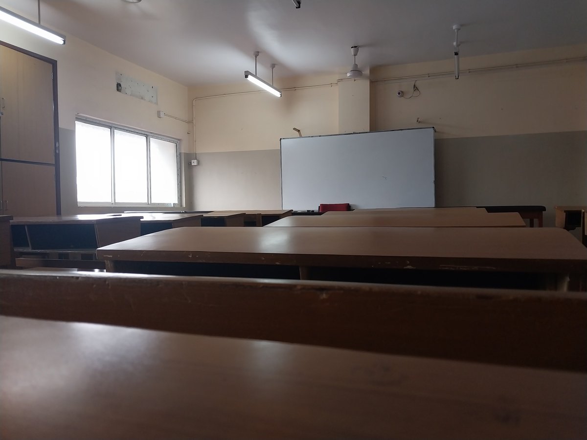 amitpal1999's tweet photo. The scariest place ever where I lost my brain 😫
#examinationhall https://t.co/Fua02X5XqK