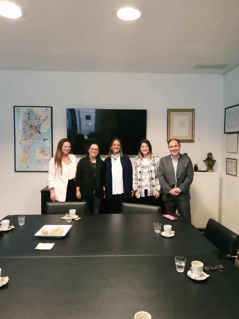 lucianacadyman's tweet photo. Una hermosa mañana para retomar @LaSiglo21  junto a @ClaudiaClaug2 @LeticiaMasfarre y @lesta_marcelo
Con miras a nutrir INTERNACIONALIZACION21 con EEUU 😁🖐 https://t.co/uJpZXoztLT