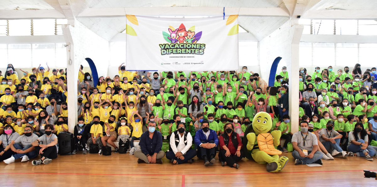 ARRANQUE DE CURSO DE VERANO “VACACIONES DIFERENTES” 🎨
En el Gobierno Municipal queremos niñas y niños felices, que crezcan rodeados de cariño y respeto. Por ello 700 niñas y niños participarán en las distintas sedes de los CEDECOS realizando actividades que fomenten valores.👧🏻👦🏻