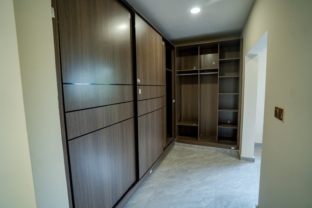 ibramus01's tweet photo. #RDC#kinshasa : Enfin la remise des clés!
Oui, la main d'oeuvre est 100% congolaise!😊😊
#Legacyarchitects https://t.co/qHMxKWhRhs