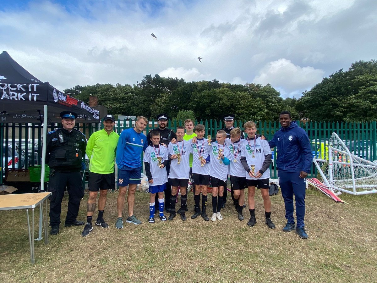 MerPolWirral's tweet photo. Earlier today #TeamBeb facilitated in the #Beechwoodtogether OpMedusa football tournament held at Manor Primary School with over 80 young people taking part.
Thank you to all the local agencies who helped make the day a wonderful success.
#PreventativePolicing #BladeFree https://t.co/gBI1QcTvrL