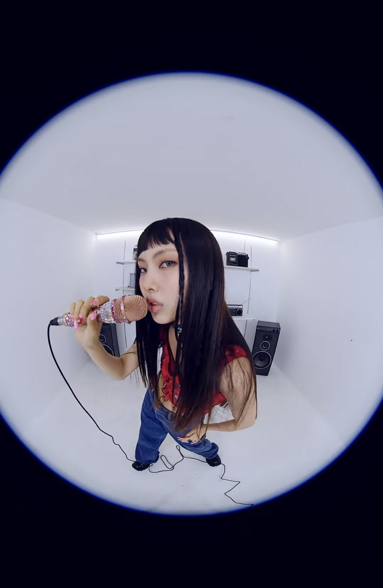 picsnewjeans's tweet photo. circle lens hyein https://t.co/sNMqwdB5v8