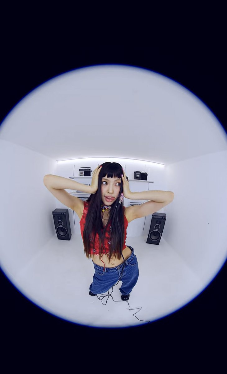 picsnewjeans's tweet photo. circle lens hyein https://t.co/sNMqwdB5v8