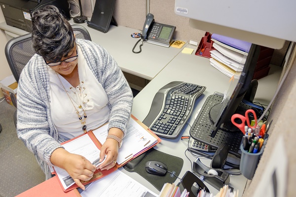 CLEvolunteers's tweet photo. There's more to #volunteering than helping others. It's creating a healthier YOU!
Join the FREE Encore Cleveland webinar on Tuesday, July 26th 10-11a.
https://t.co/17EzMxlkLN
#EncoreCLE #CLE #volunteer #giveback #retirement  @WRAAonAging @fairhillpartner @CleveFoundation https://t.co/V11kbz64qo