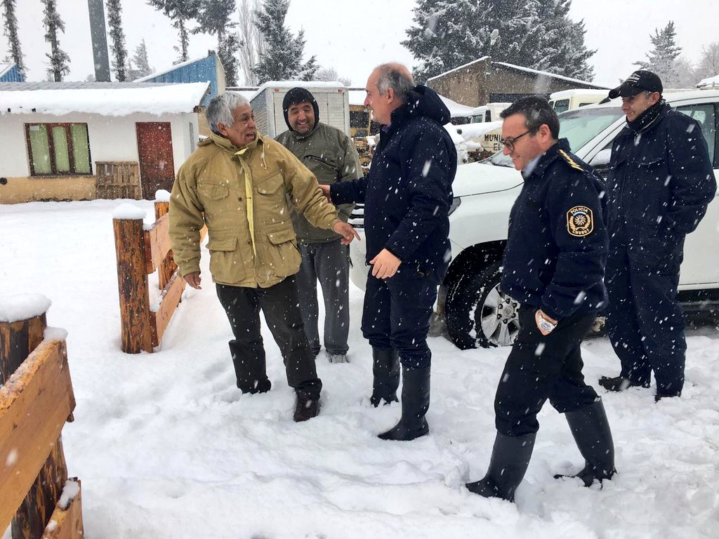 GOBIERNO DEL CHUBUT
 MINISTERIO SE SEGURIDAD 

EL MINISTRO CASTRO SE REUNE CON INTENDENTES DE LA COMARCA ANDINA Y RECORRE DEPENDENCIAS POLICIALES