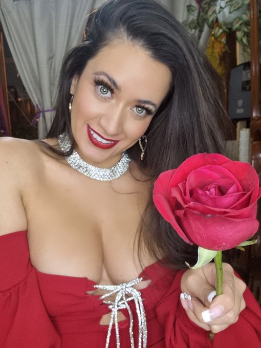 Watch Selene 🌙's leaked NSFW photo on TwXstars