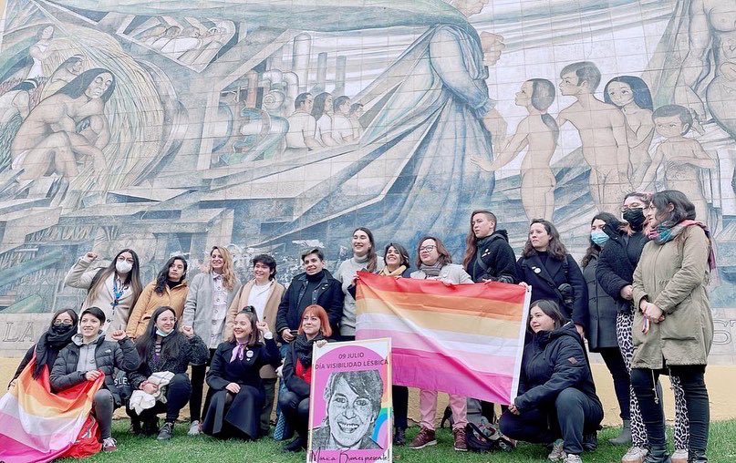 ErikaMontecinos's tweet photo. Junto a la diputada @Marcemomo y la bancada disidente de la cámara baja anunciamos la presentación de un PDL para declarar el 9 de julio como Día Nacional de la Visibilidad Lésbica. Por la preservación de la memoria y el reconocimiento de nuestras existencias 🏳️‍🌈 https://t.co/nYfZpUORJk