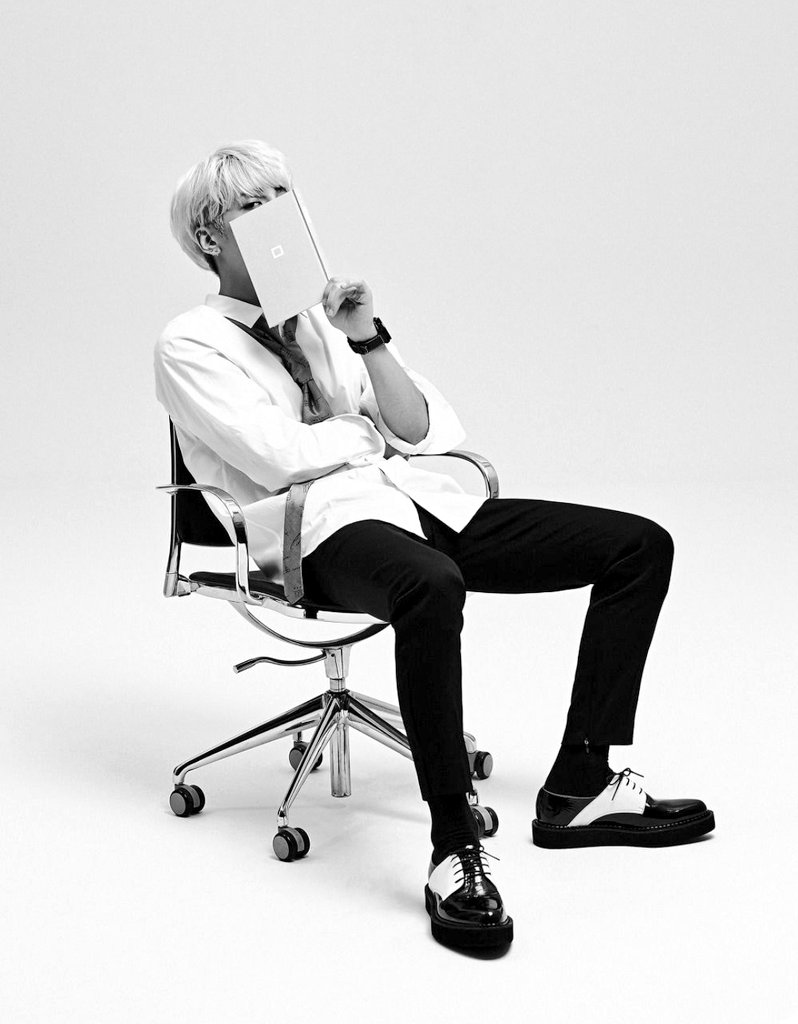 늘 tweet media