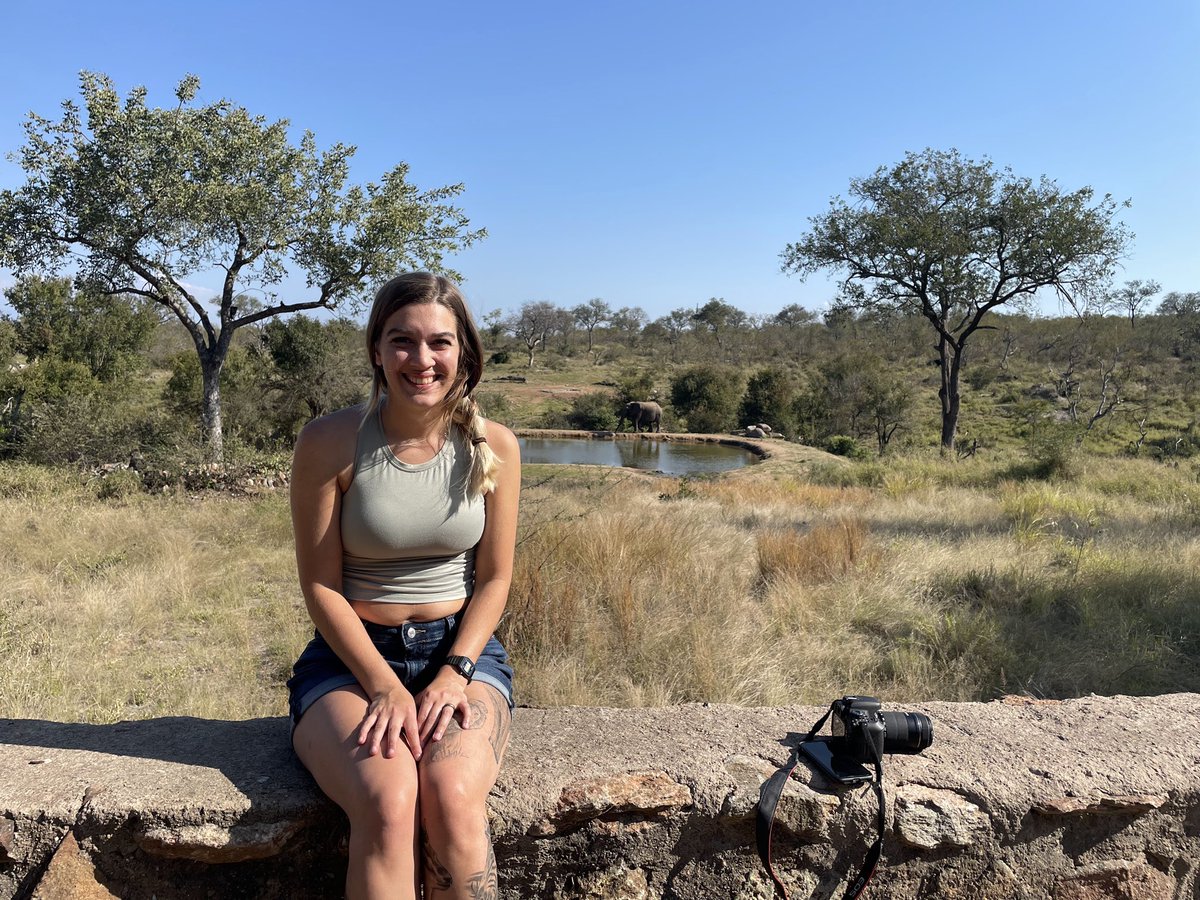 ForElephants_'s tweet photo. Wishing the happiest of birthdays to our lab tech, Jen! 🎉
.
.
.
.
#forelephants #elephant #conservation #happybirthday #savetheelephants #omaha #nebraska #elephantconservation #labtechnician #education #endangeredspecies https://t.co/K9yaIbLfpn