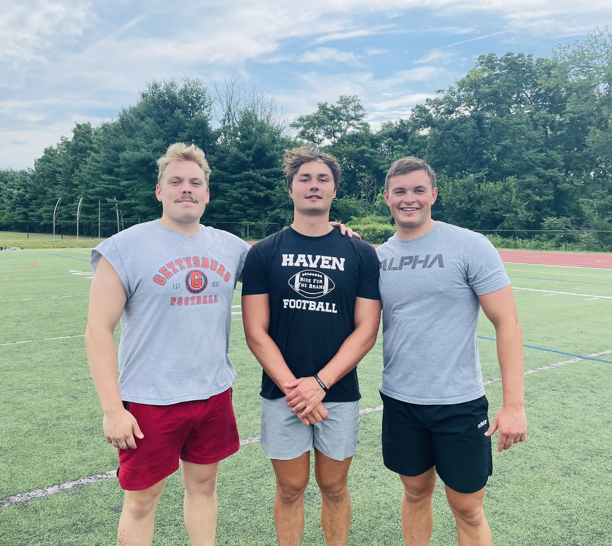 Haven Football Alumni and <a href="/CentennialConf/">CentennialConference</a> rivals getting some sprint work in today. <a href="/GburgFB/">Gettysburg College Football</a> <a href="/FandMFootball/">F&M Football</a> <a href="/DCRedDevilFB/">Dickinson Football</a> 
Giddy ⬆️
