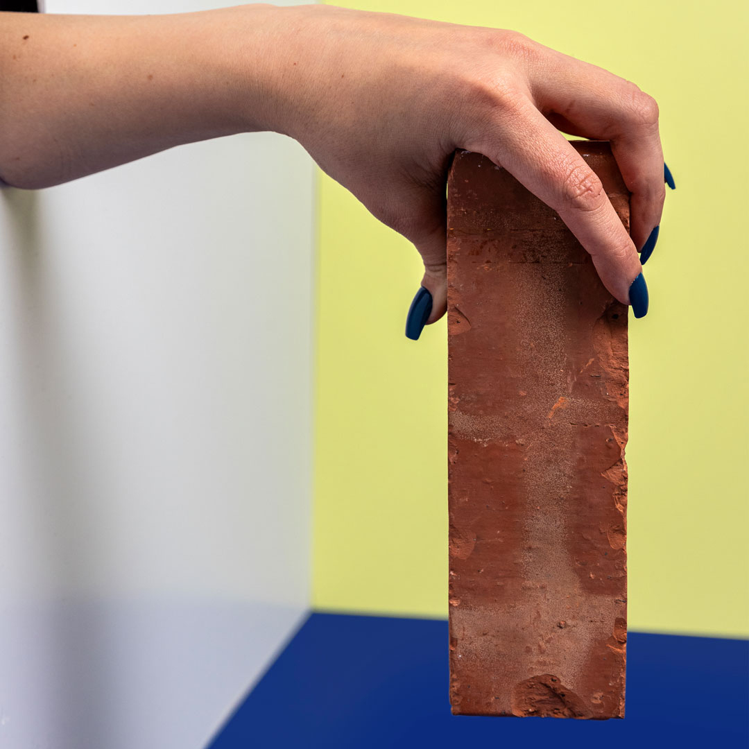 brickandstoneeu's tweet photo. The Millhouse🧱
A new take on traditional, Millhouse is a vibrant orange/red, tumbled brick with style.
For more information, follow the link below;
https://t.co/3TCXTKv3wr
#BrickandStone #SignatureRange #Millhouse https://t.co/pwYvfJf0gY