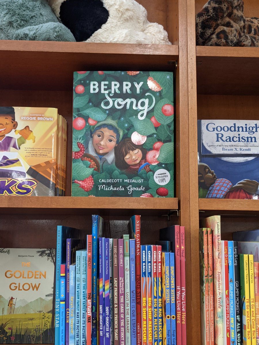 Look who stopped by! @MichaelaGoade was in the area and kind enough to sign copies of her newest, BERRY SONG. A joyful celebration of the natural world, our connection with it and our families.