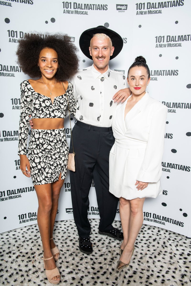 OpenAirTheatre's tweet photo. Look who we've spotted! 🐾

Here's our wonderful (and very colour-coordinated) #101Dalmatians company celebrating after their Press Night performance.

Full gallery: https://t.co/LJmG9pd8jO

#OAT2022 https://t.co/D65y2uw5gk