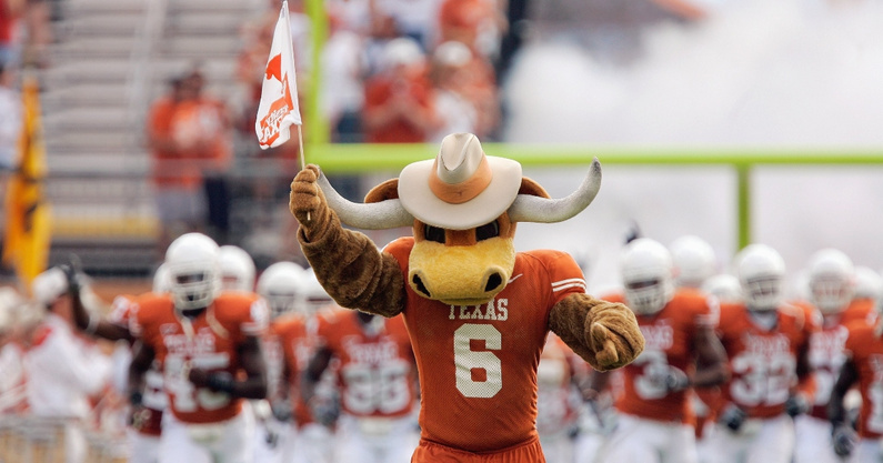 On3's tweet photo. ESPN's FPI predicts Texas will finish the season 11-1 with only Alabama favored to knock off the Longhorns.
Steve Sarkisian's team is favored in every Big 12 game, including a slight edge over Oklahoma and Oklahoma State.
Read more: https://t.co/DjIaQRN1Vs https://t.co/pQvOGXgDro