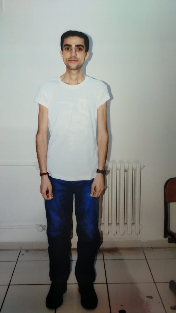 CuneytArat06's tweet photo. 1- Mustafa Koçak, 25.07.1991 tarihinde dünyaya geldi. Ailesiyle birlikte, İstanbul’un Esenyurt İlçesi’nde yaşıyordu. Ailesinin geçiminde katkıda bulunmak amacıyla, manav çıraklığı ve seyyar kahvaltı tezgahtarlığı yaptı. @MUSTAFAAKOCAAK https://t.co/VvzgPclKrS