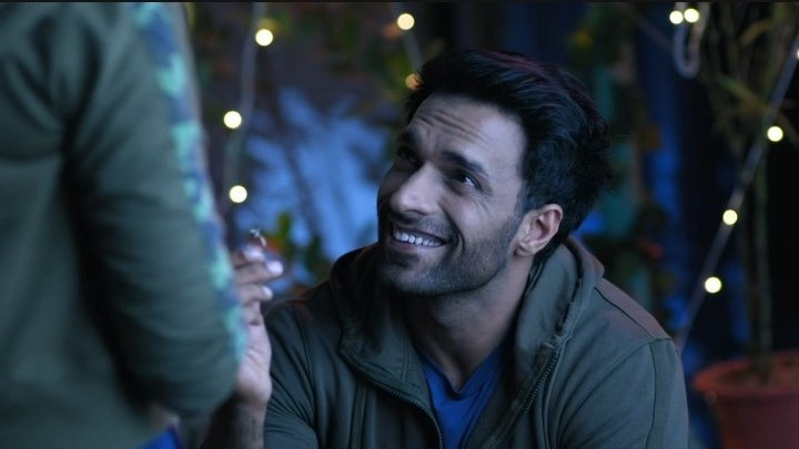 Once upon a time GRUMPY MET SUNSHINE...🥰
they both exchanged their habits...🥺❤️
GRUMPY BECAME SUNSHINE...😍💌
AND SUNSHINE BECAME GRUMPY...💗❣️

~ #MoRan  #ZiddiDilMaaneNa ~
