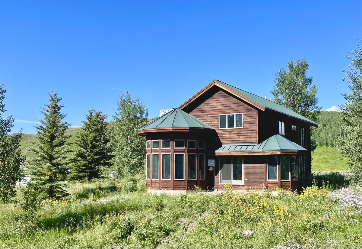 Just Sold! 10 Arrowhead Circle, Mt. Crested Butte | 3 Bed | 4 Bath

We represented our buyers in the sale of this great home presented by LIV Sotheby's International Realty.

Be sure to keep up on all new listings at gunnisonproperty.com.