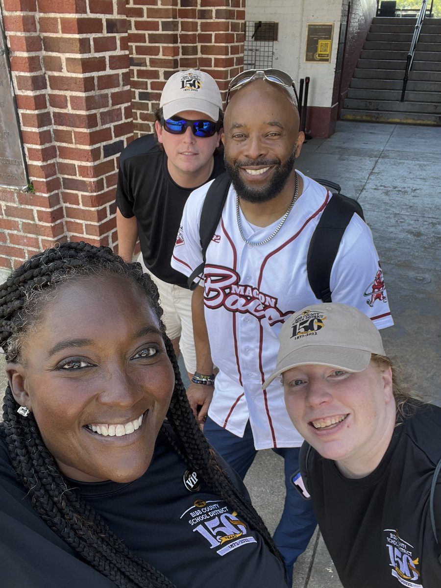 Meldfloyd's tweet photo. Convocation was great! Part of our planning team with Dr. Sims! @dan_a_sims @BibbSchools @stephartley https://t.co/6RjwtpdA9q
